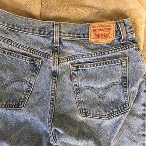 VINTAGE LEVI SHORTS 550